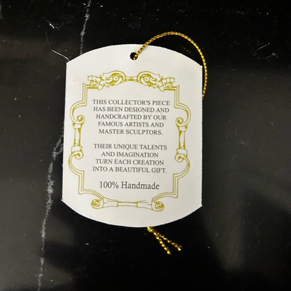 2 Piece Porcelain Serving Plates - Picture 5 of 7